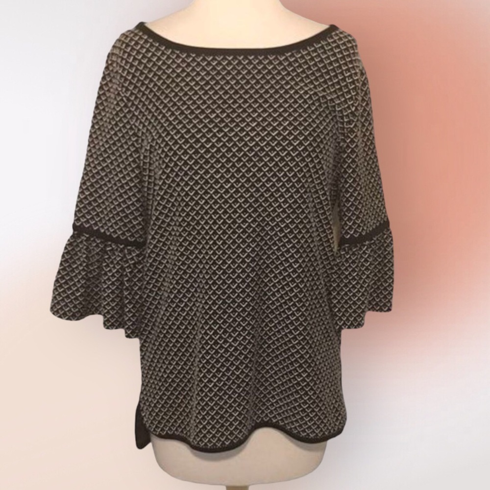 Max Studio Bell Flutter Sleeve Black and White‎ Top Size Med